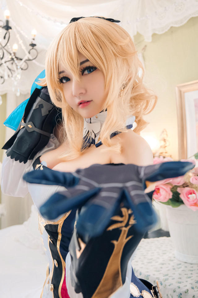 Cosplay Jean - Kỵ Sĩ bồ công anh hấp dẫn