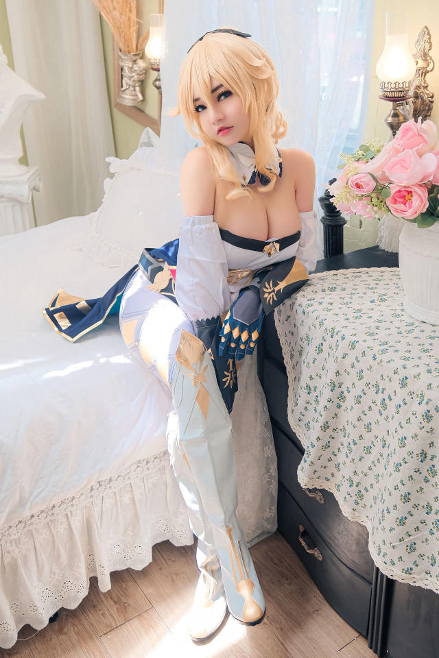 Cosplay Jean - Kỵ Sĩ bồ công anh hấp dẫn