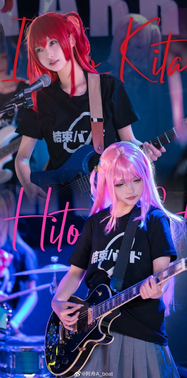 Kita (tóc đỏ) phụ trách phần guitar và vocal chính; Hitori (tóc hồng) là lead guitar khá nổi trên mạng với nghệ danh