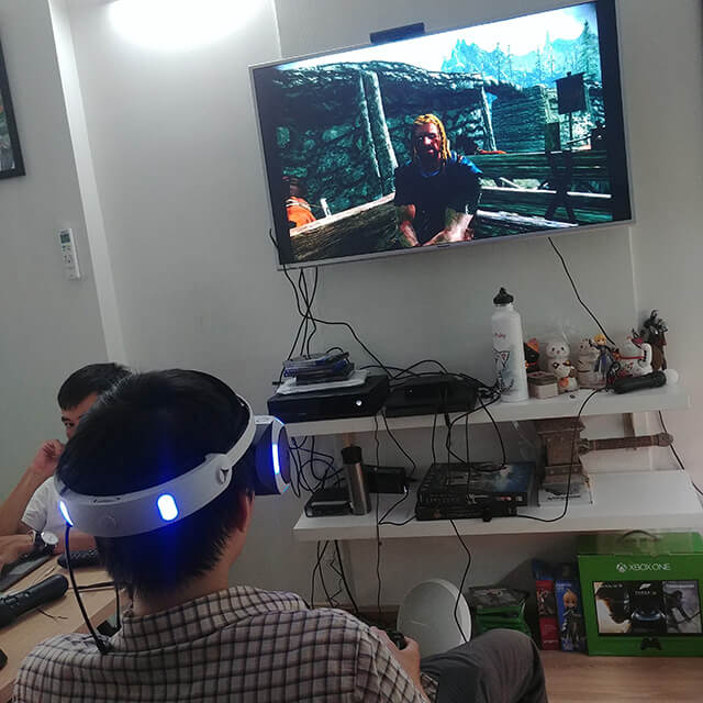 Trải nghiệm PlayStation VR với Mọt Game – Đã tay nhưng kén người chơi