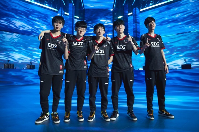 Từ nhà vua bất bại của LCK, T1 trở nên tầm thường với cộng đồng LPL