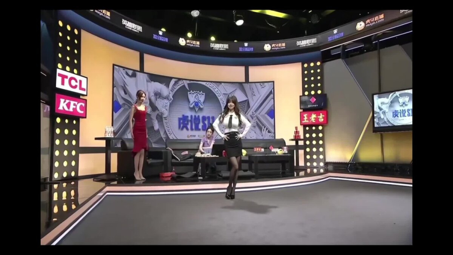Clip nhảy sexy của &quot;hot girl vòng 1&quot; Trung Quốc trên show bình luận CKTG